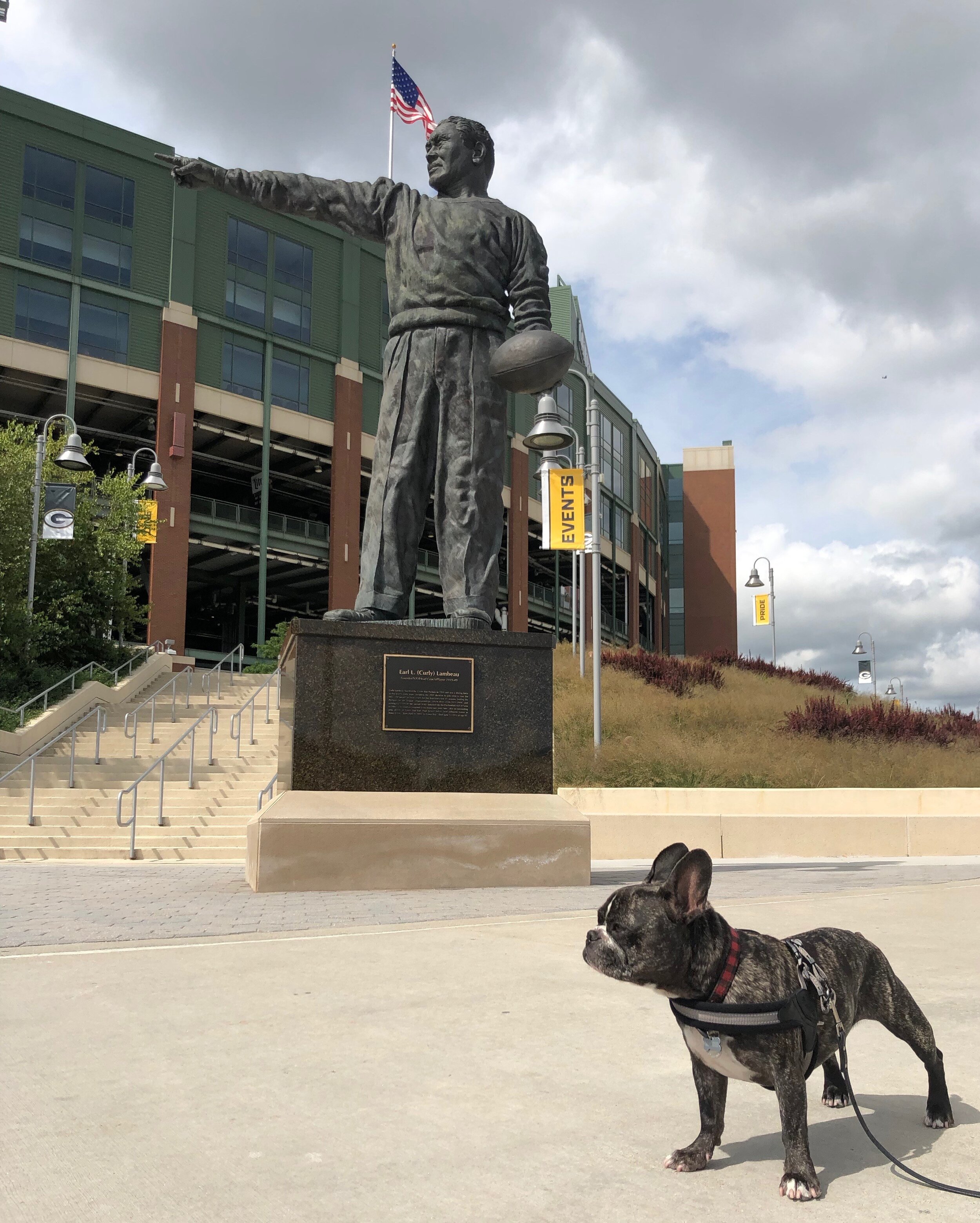 Statue of Earl "Curly" Lambeau
